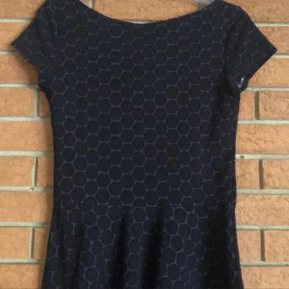 🖤LEOTA🖤WYATT TONAL CIRCLE FIT AND FLARE DRESS🖤 - Picture 6 of 12